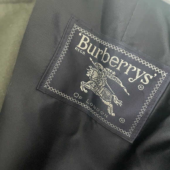 Authentic vintage preloved Burberry trench coat - authenticated by TheRealReal - Picture 4 of 6